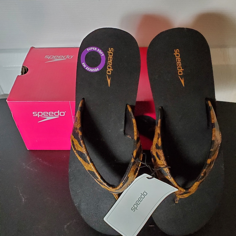 NEW IN BOX  Speedo Wedge Sandles Leopard Print